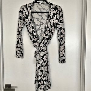 DvF Silk Drapey Wrap Dress (B&W, size 8)